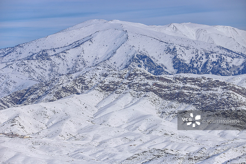 阿勒泰的雪山图片素材