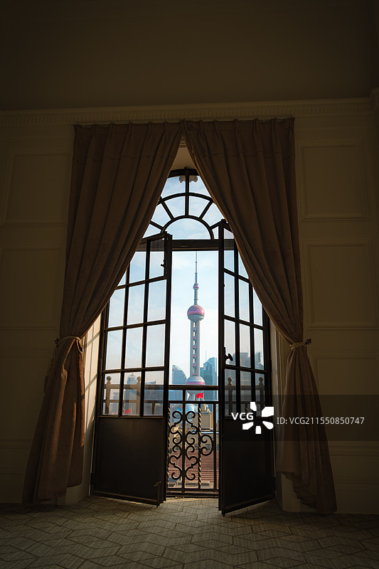 窗外的上海陆家嘴三件套图片素材