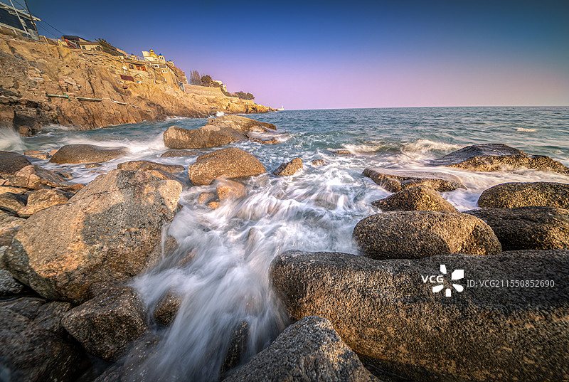 清晨石老人图片素材