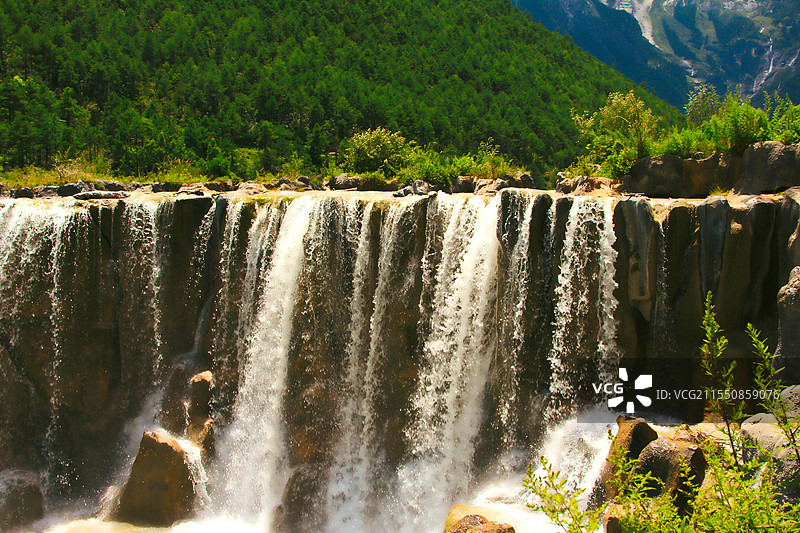 云南九寨沟瀑布图片素材