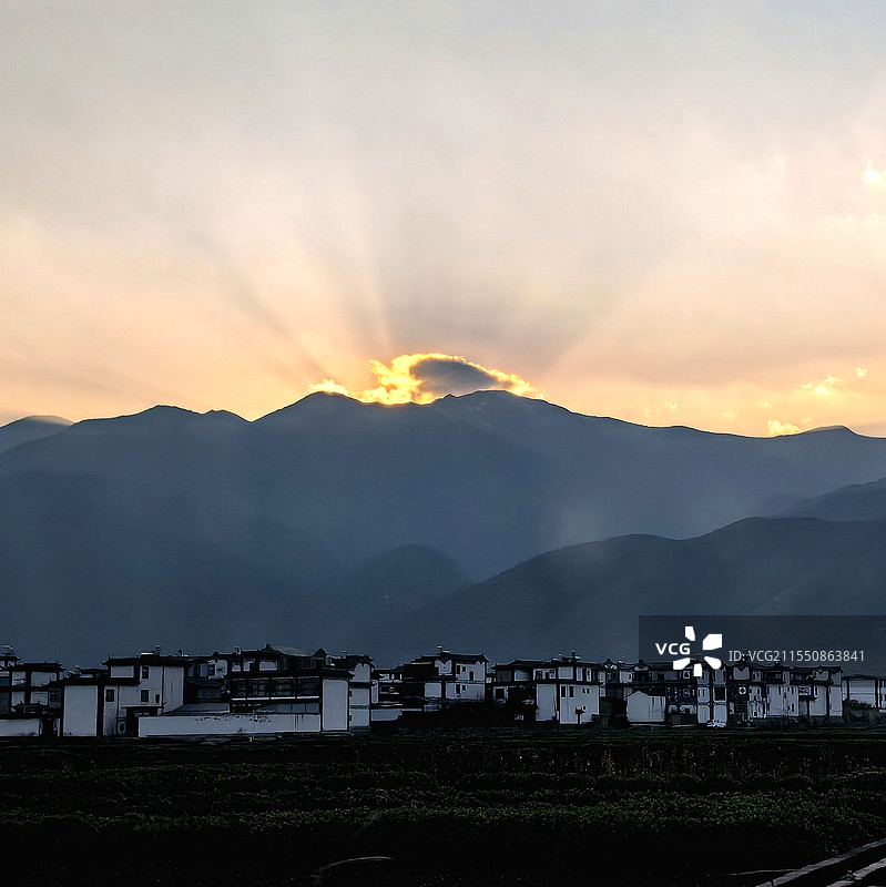 彩云之南大理苍山黄昏图片素材