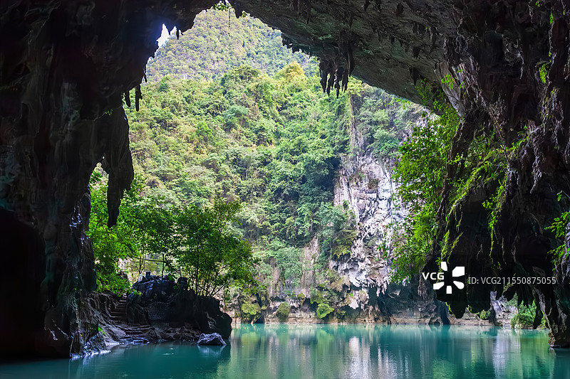 广西河池市巴马县原生态自然风光天然养生洞穴图片素材