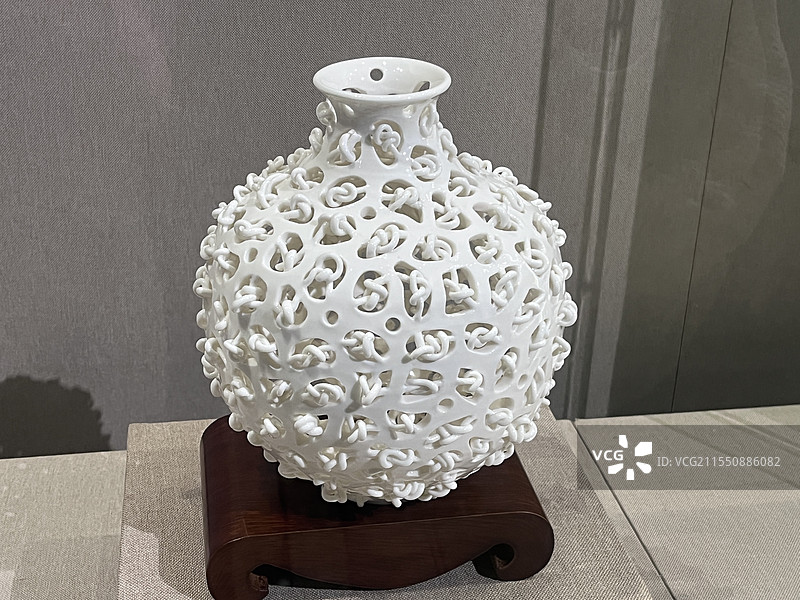 绳结白瓷图片素材