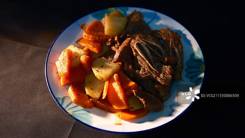 胡萝卜牛仔骨土豆图片素材