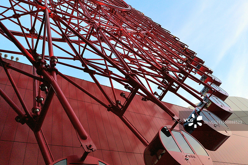 日本大阪府大阪市，位于梅田商业区的HEP FIVE摩天轮图片素材