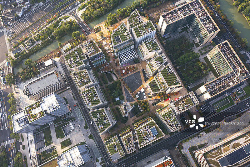 航拍秋天的杭州天目里园区图片素材