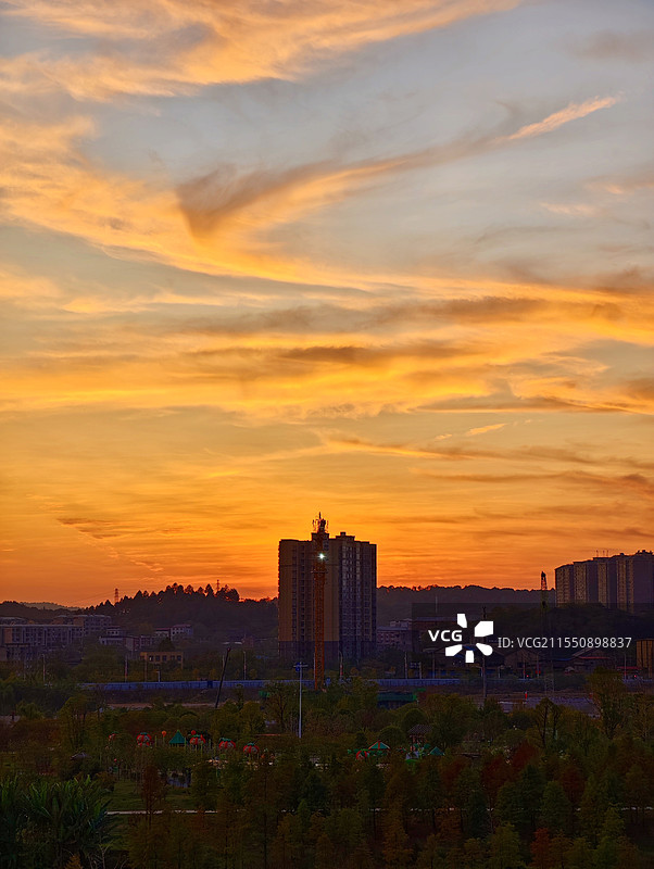 城市日落美景拍摄于冷水滩宋家洲公园！图片素材