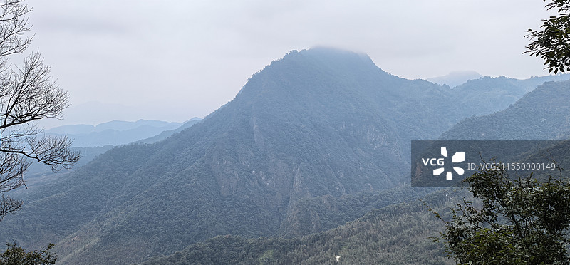 南平市延平区徒步爬山群山风景图片素材