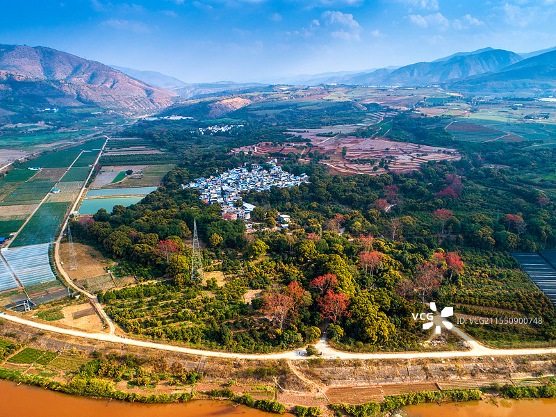 云南省玉溪市元江县傣族村落者嘎村图片素材