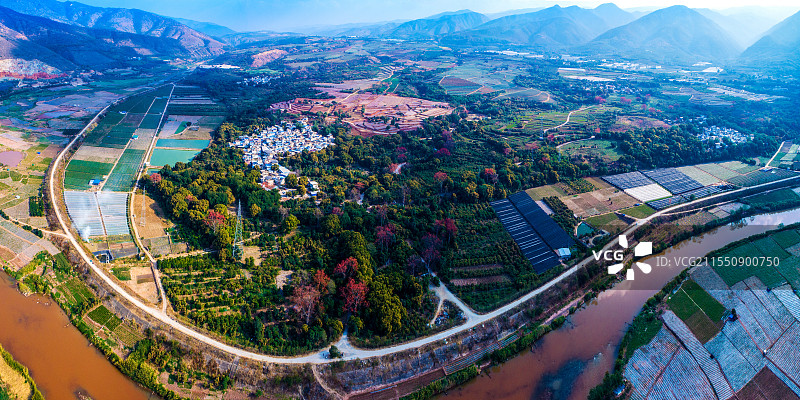 云南省玉溪市元江县傣族村落者嘎村图片素材
