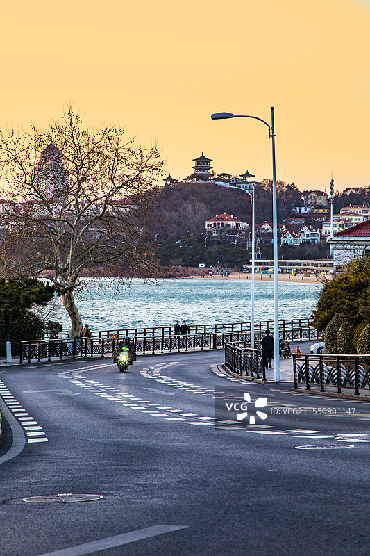 青岛汇泉路夕阳图片素材