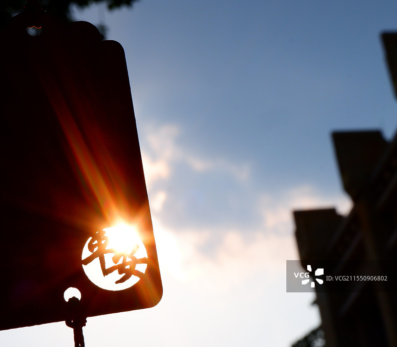 如果快乐太难，那我祝你平安。图片素材