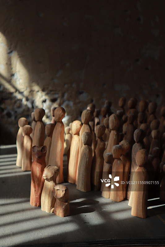 阳光下的木雕图片素材