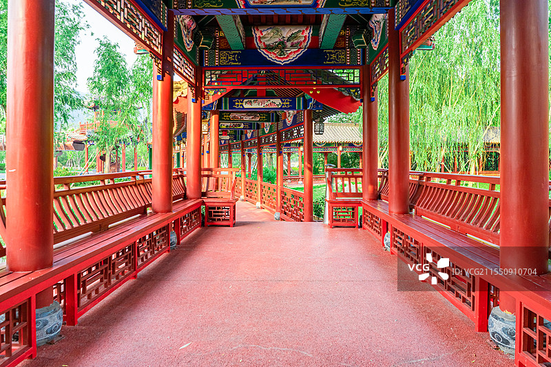 中国非都市风光拍摄主题，延伸的长廊栈道步行道路，户外白昼无人图像摄影图片素材