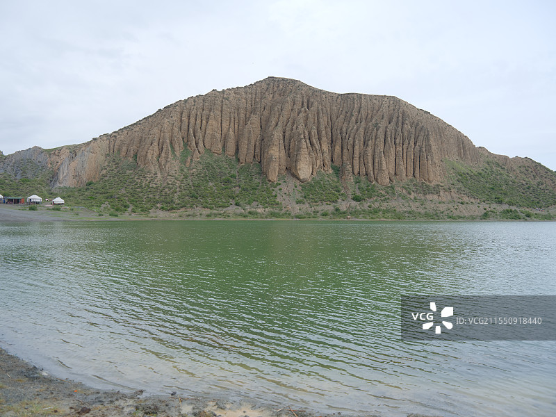 新疆 大小海子 精河 秘境 湖边的汽车图片素材