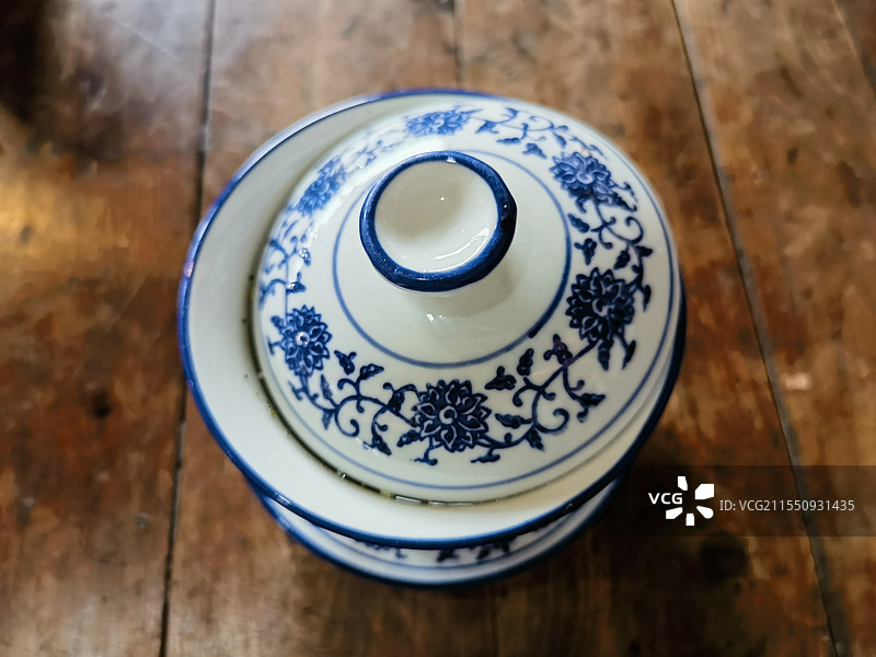 一盏盖碗茶图片素材