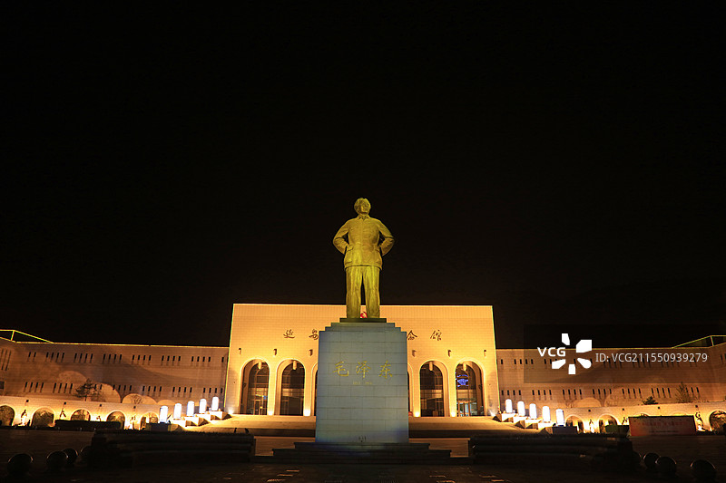 陕西延安革命纪念馆毛泽东雕塑图片素材
