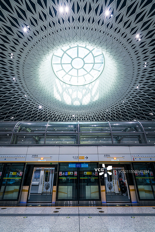 深圳岗厦北地铁站图片素材