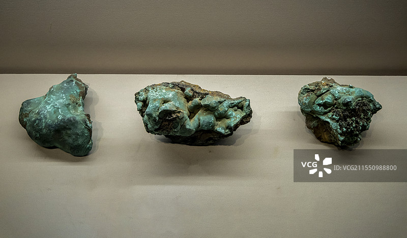 江西省博物馆“古代历史文化展”：孔雀石（商，1991年江西省瑞昌市铜岭铜矿遗址出土）图片素材