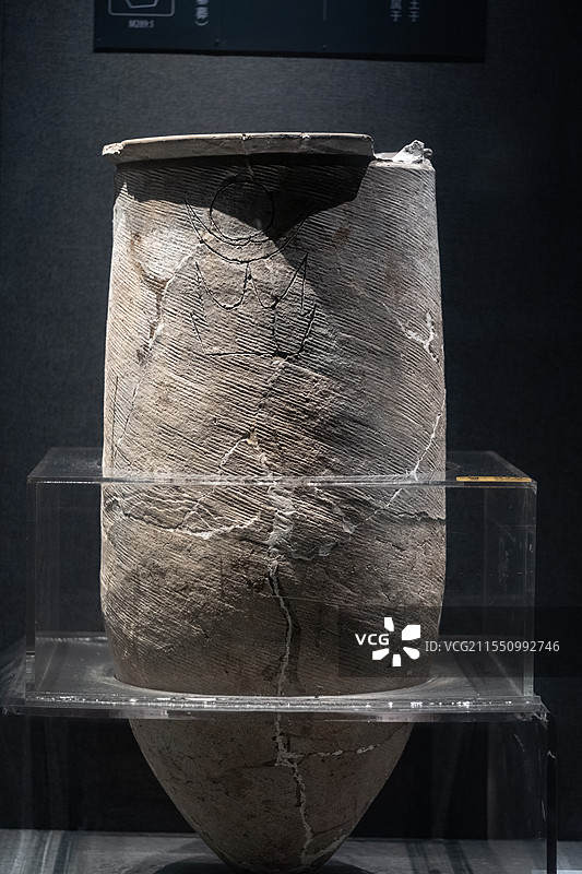 安徽亳州博物馆蒙城尉迟寺遗址出土文物大口尊图片素材