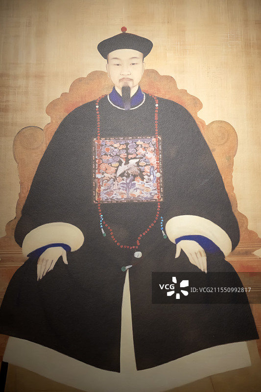 清代官员官服人像坐像图片素材