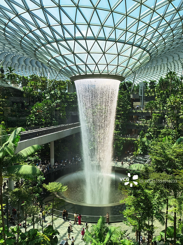 新加坡樟宜机场大瀑布图片素材