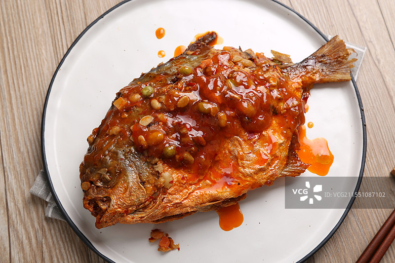 腊八豆烧金鲳鱼图片素材