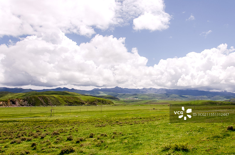天空 草原 蓝天白云图片素材