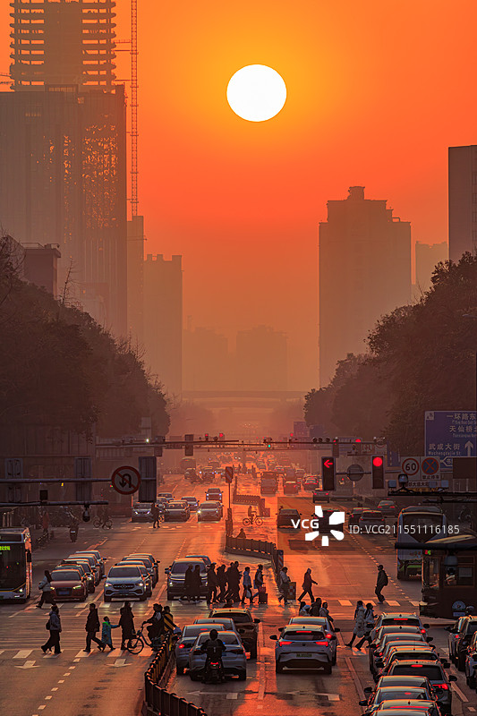 日出大道图片素材