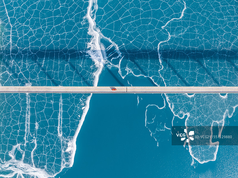 新疆喀什冬季班迪尔蓝湖图片素材