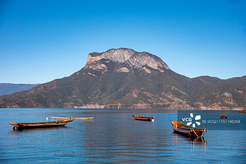 摩梭人世代供奉的神山图片素材