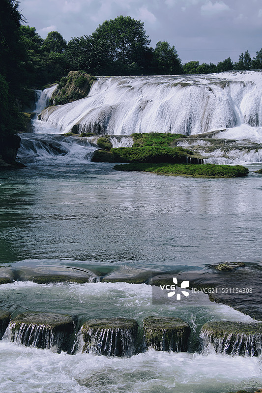 陡坡塘瀑布图片素材