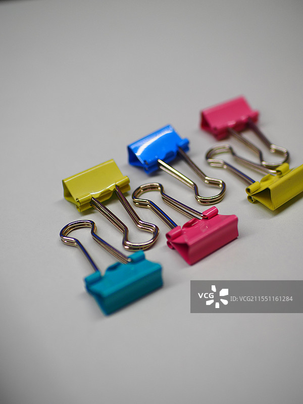 彩色长尾票夹图片素材