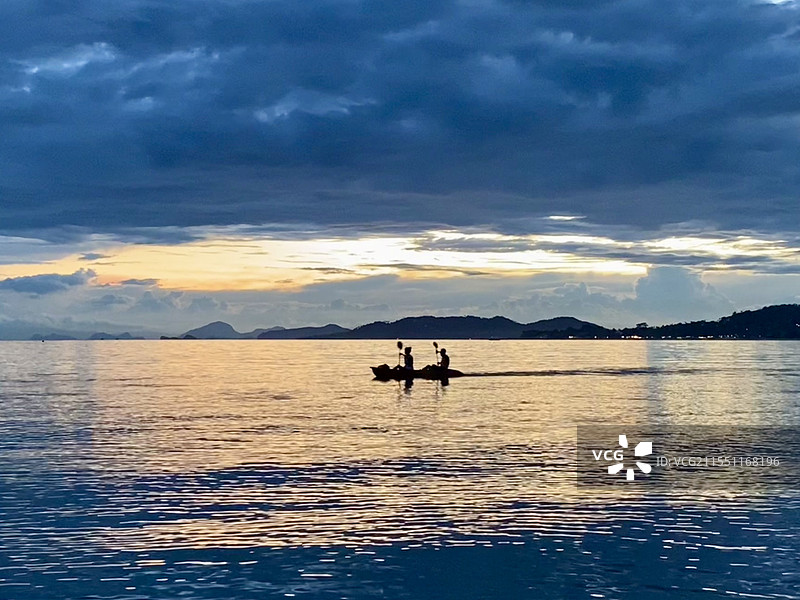 泰国拉迈海滩-双人皮划艇图片素材