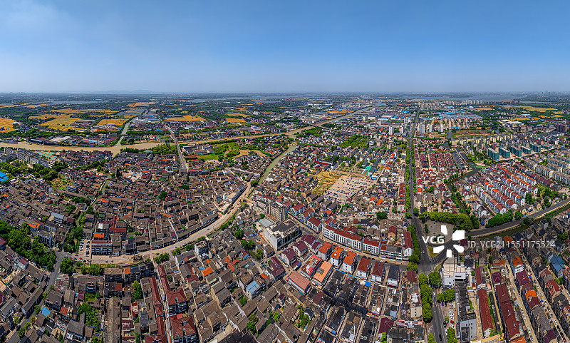 震泽古镇全景航拍 頔塘 市河 砥定街 太湖流域历史悠久的古村落 江南水乡桑蚕经济和文化传承图片素材