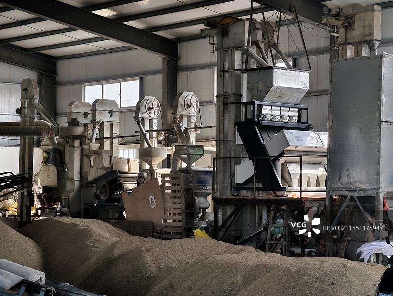 水稻大米工厂加工机器设备图片素材