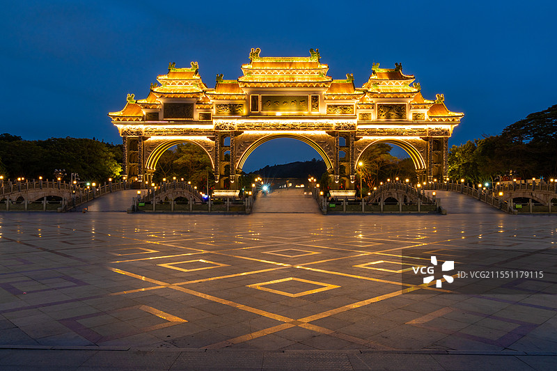 佛山市顺德网红旅游地标顺峰山公园大牌坊图片素材