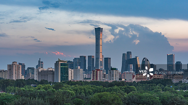 北京天际线 中国尊领衔的繁华盛景图片素材