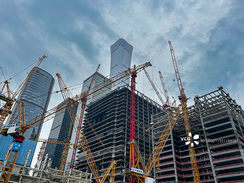 北京建设进行时 中国尊旁的施工盛景图片素材