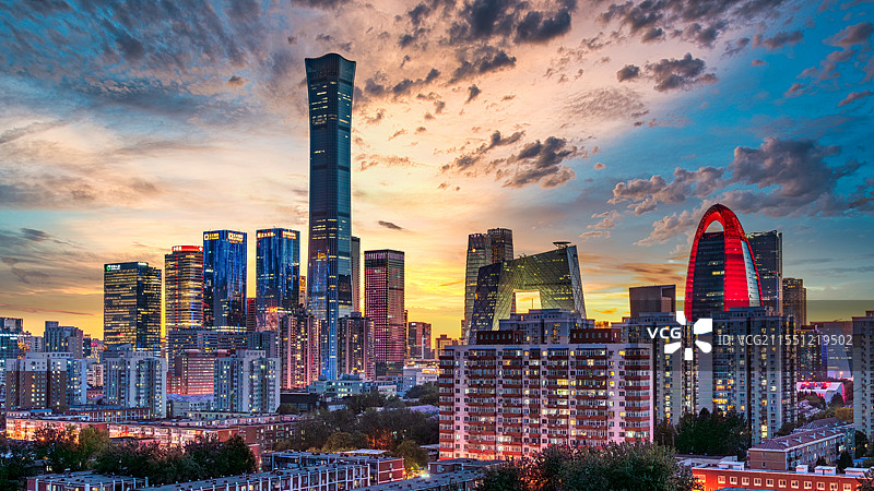 北京城市黄昏下的高楼大厦全景图片素材