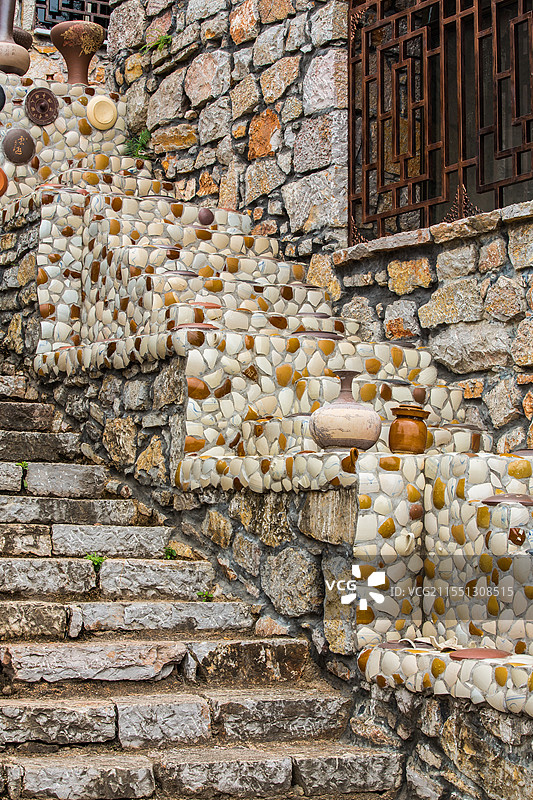 中国云南省红河哈尼族彝族自治州建水县，贝山陶庄，国家级非物质文化遗产生产性保护示范基地图片素材