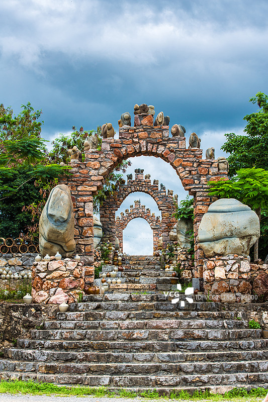 中国云南省红河哈尼族彝族自治州建水县，贝山陶庄，国家级非物质文化遗产生产性保护示范基地图片素材