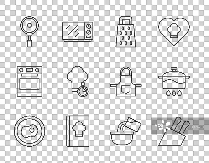 刀具、刨丝器和食谱旁边的炒鸡蛋图片素材