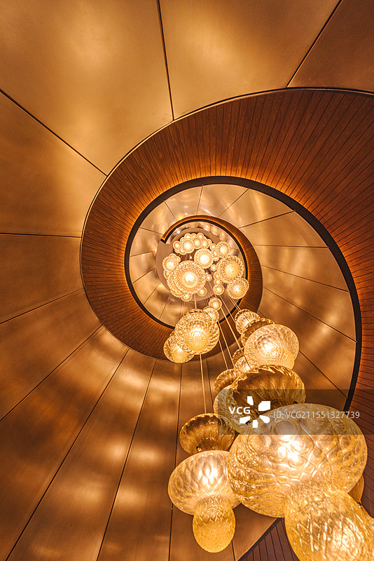 室内建筑中庭旋梯图片素材