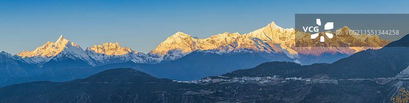 云南德钦梅里雪山图片素材
