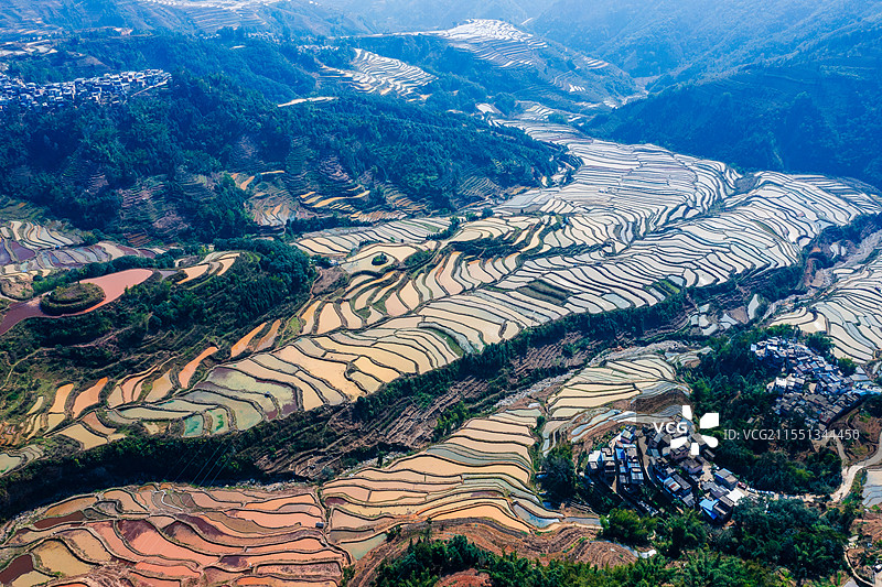 云南省红河州绿春县桐株梯田风光图片素材