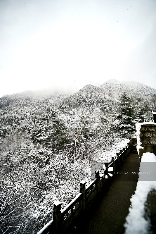 康县白云山雪景图片素材