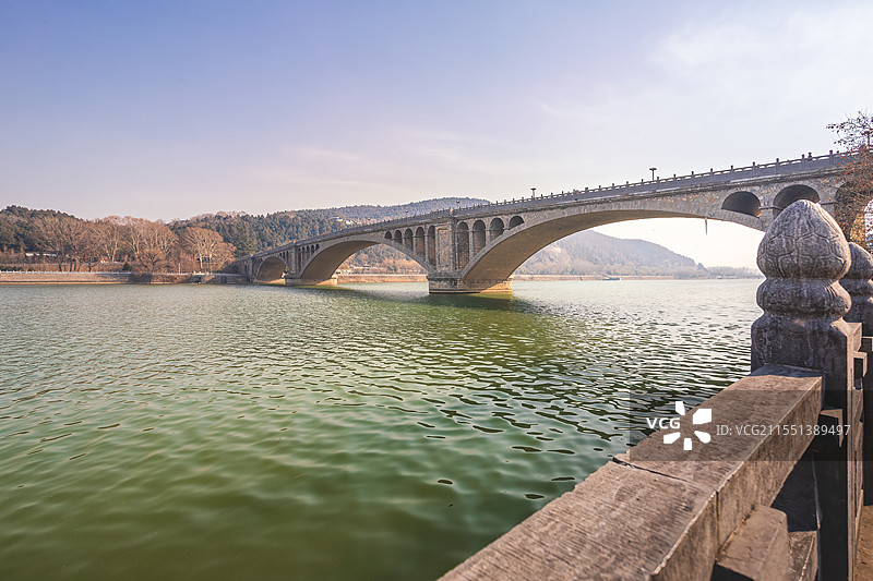 洛阳龙门石窟龙门桥日景图片素材