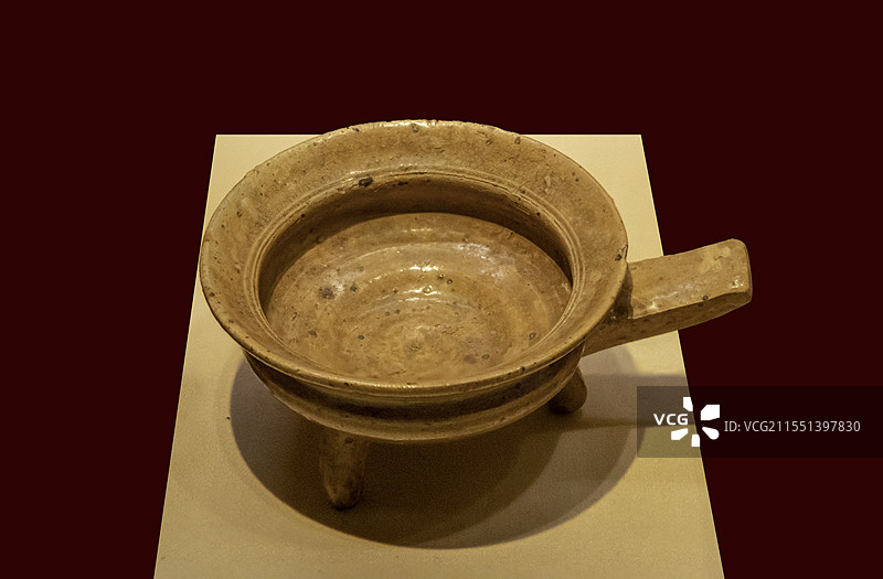 江西省博物馆“古代历史文化展”：青瓷鐎斗（西晋，1972年江西省瑞昌市码头西晋墓出土）图片素材