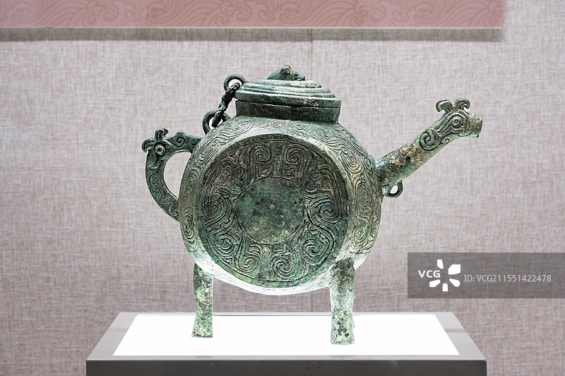 安徽宿州博物馆西周风鸟纹青铜盉图片素材